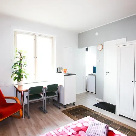 Cozy Next To Bus Station Host By Tuure Apartament