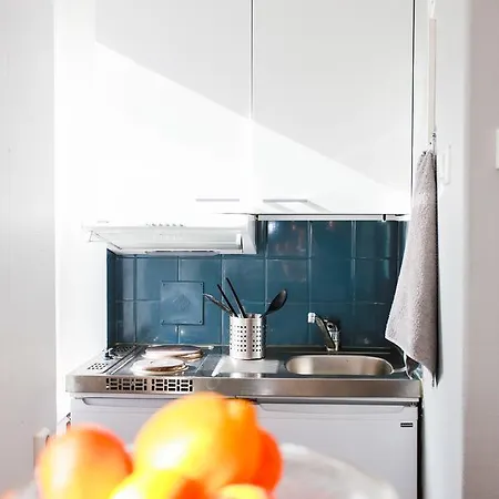 Apartament Cozy Next To Bus Station Host By Tuure